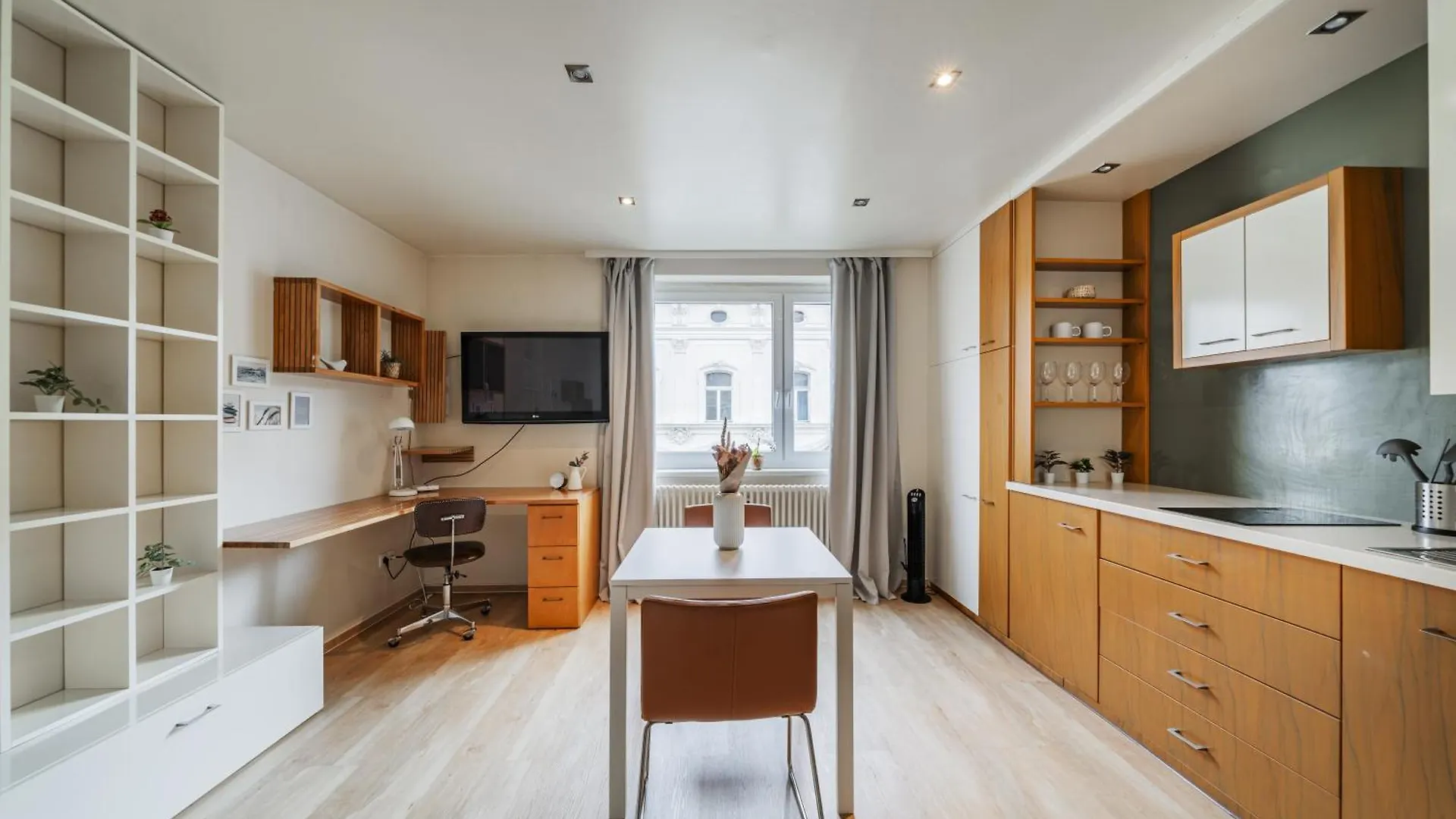 Beautiful Apartment In The 5Th District Vienna