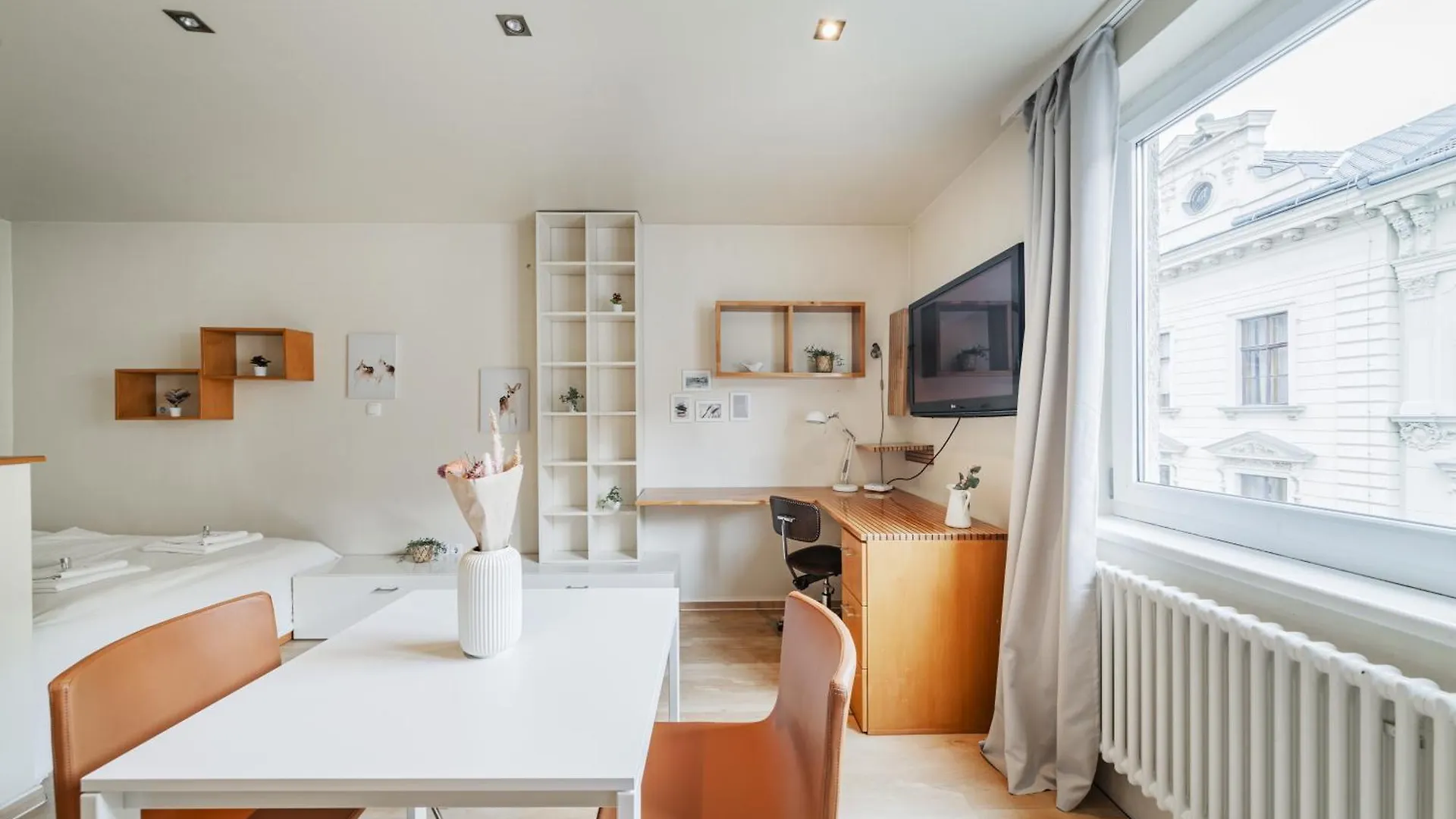 Beautiful Apartment In The 5Th District Vienna