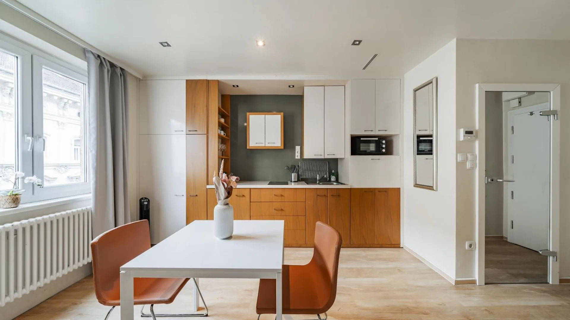 Beautiful Apartment In The 5Th District Wiedeń